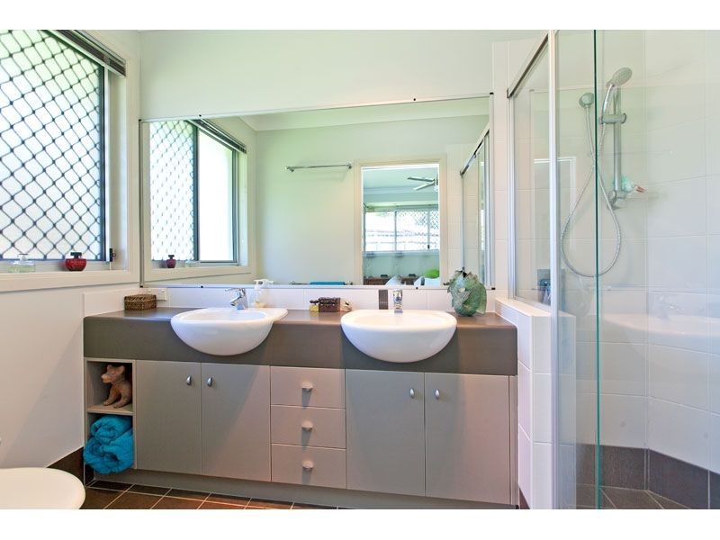 4 Whepstead Avenue, Wellington Point QLD 4160