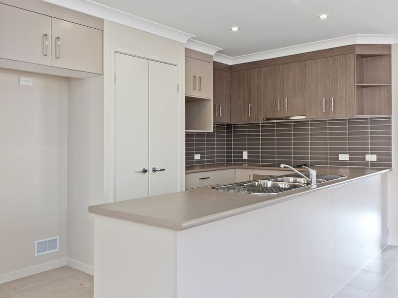 9 Pistachio Crt, Birkdale QLD 4159