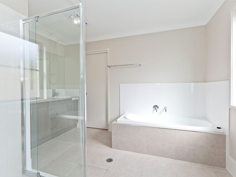 9 Pistachio Crt, Birkdale QLD 4159