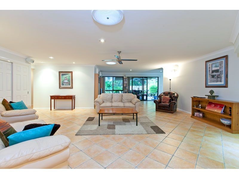 24 Lawn Terrace, Capalaba QLD 4157
