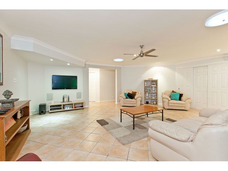 24 Lawn Terrace, Capalaba QLD 4157