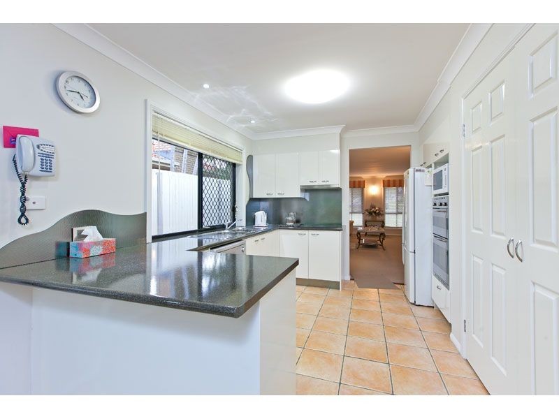 24 Lawn Terrace, Capalaba QLD 4157