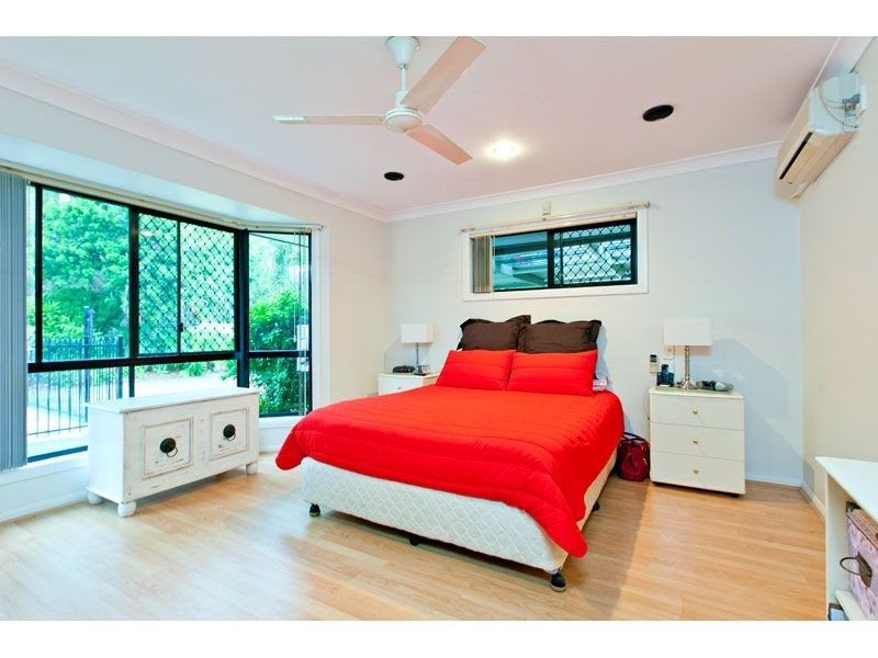 24 Lawn Terrace, Capalaba QLD 4157