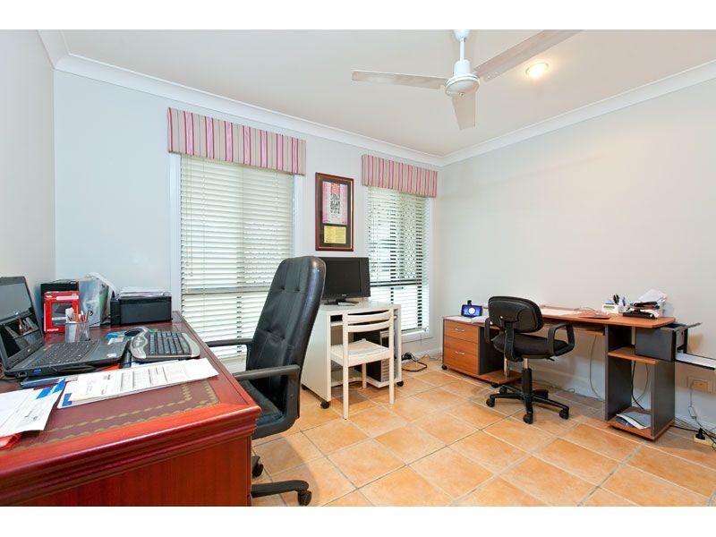 24 Lawn Terrace, Capalaba QLD 4157