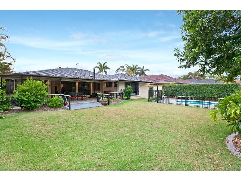 24 Lawn Terrace, Capalaba QLD 4157