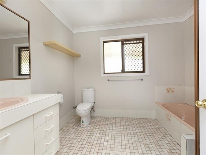 285 Redland Bay Road, Capalaba QLD 4157