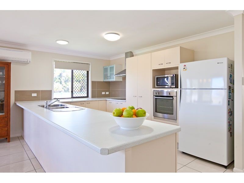22 Oak Street, Victoria Point QLD 4165