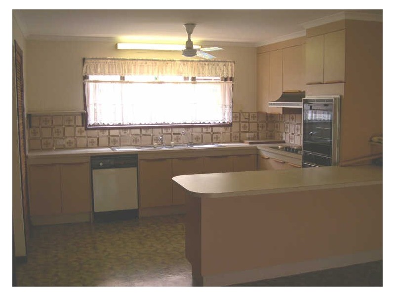 31 Hamilton Street, Redland Bay QLD 4165