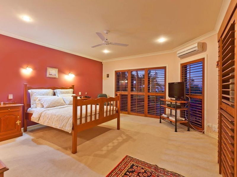 6 Commodore Drive, Birkdale QLD 4159