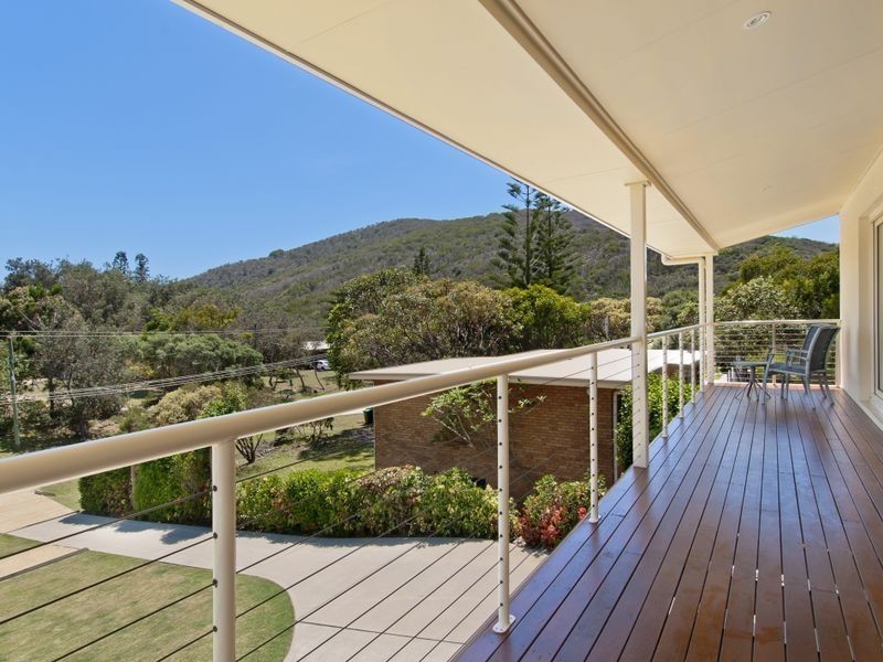 12 Home Street, Hat Head NSW 2440