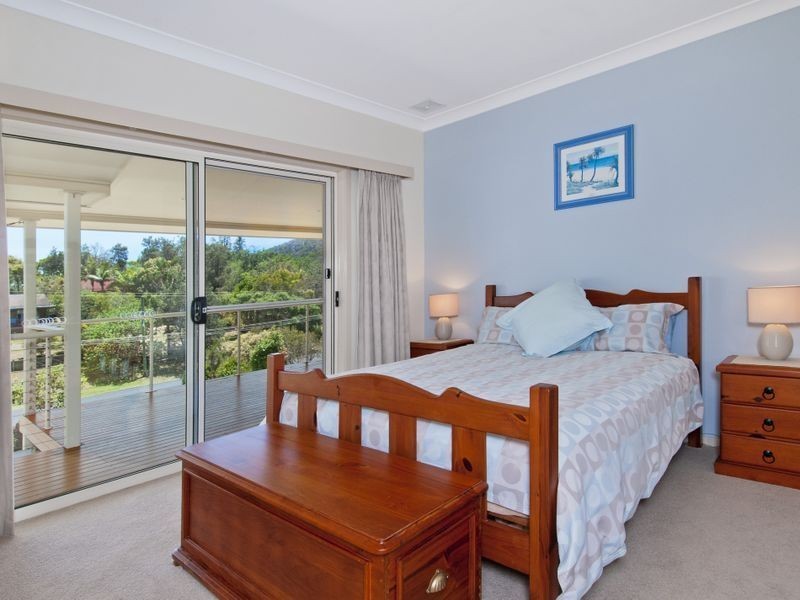 12 Home Street, Hat Head NSW 2440