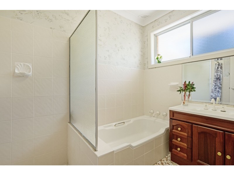 3 Crestwood Avenue, Niagara Park NSW 2250