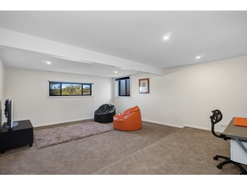 16 Dora Street, Lisarow NSW 2250