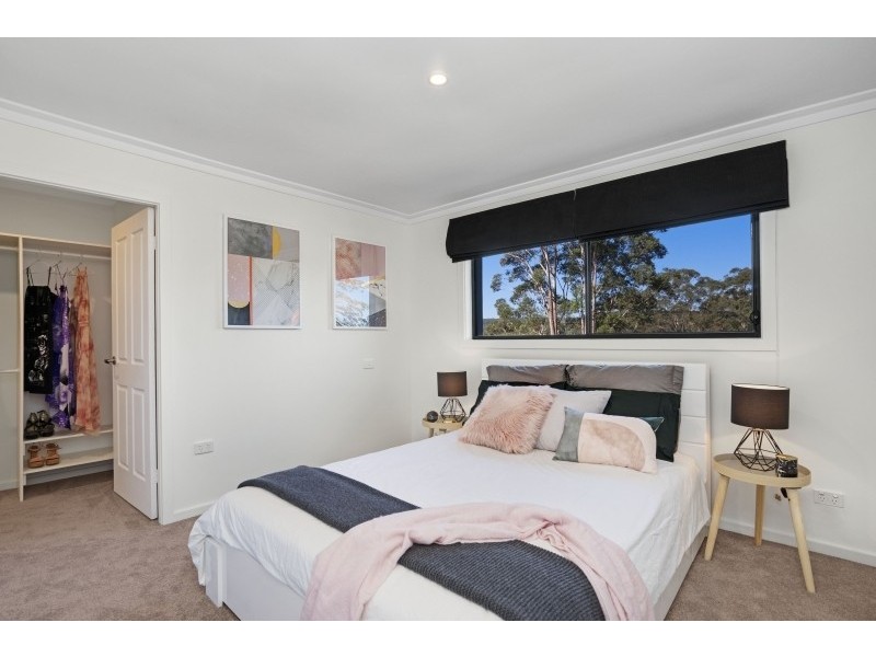 16 Dora Street, Lisarow NSW 2250