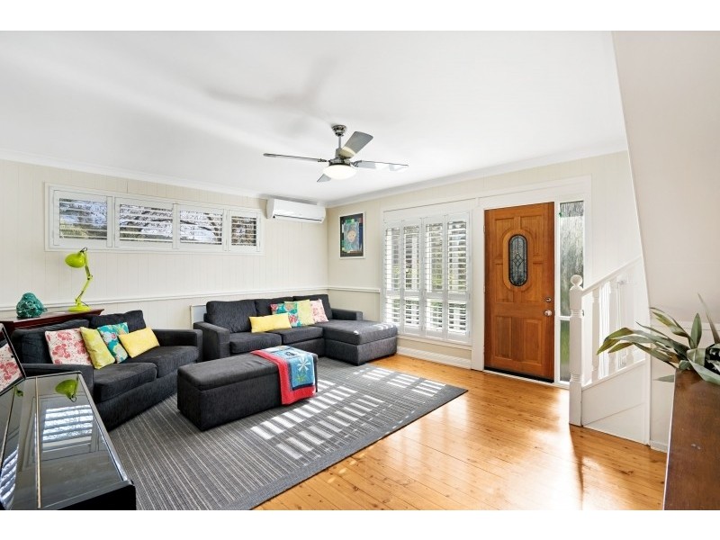 11 Mannings Road, Lisarow NSW 2250