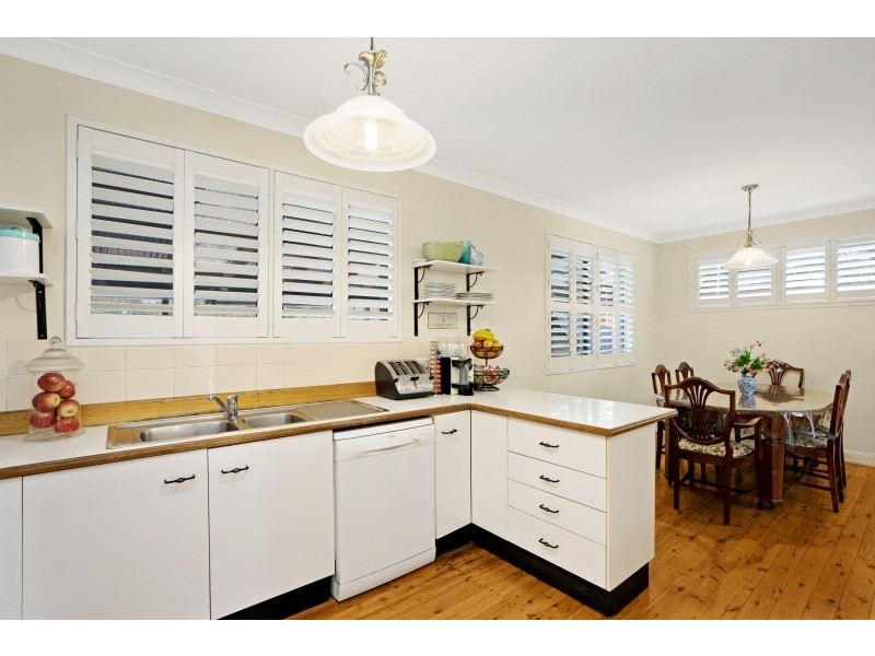 11 Mannings Road, Lisarow NSW 2250