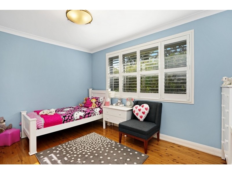 11 Mannings Road, Lisarow NSW 2250