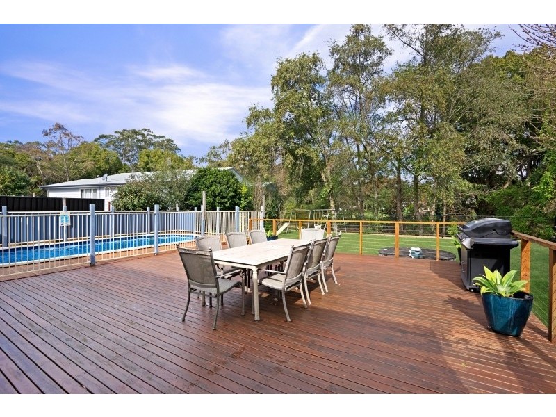 11 Mannings Road, Lisarow NSW 2250