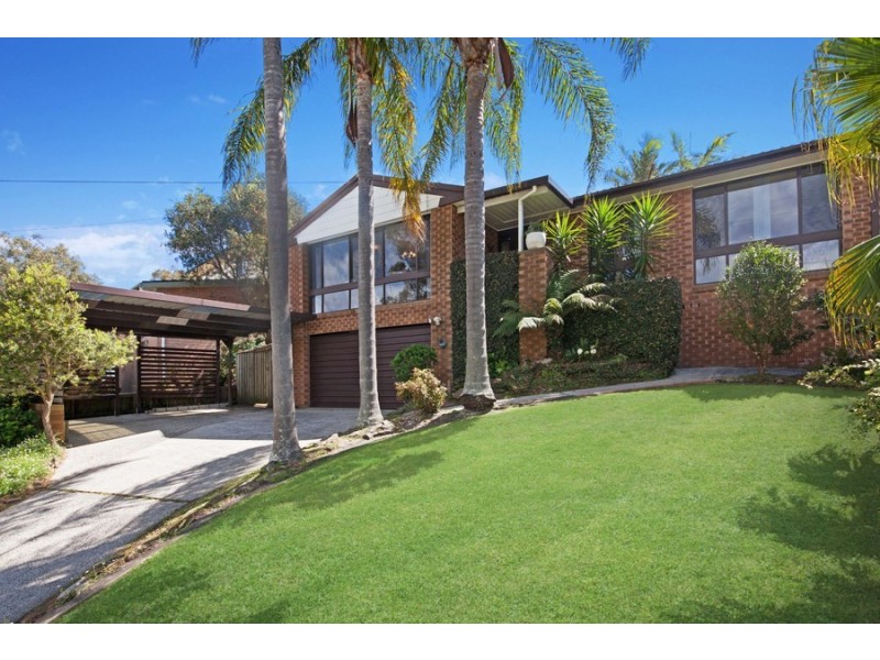 12 Dora Street, Lisarow NSW 2250