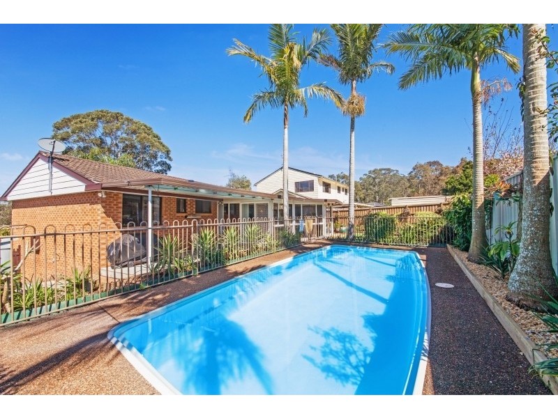 12 Dora Street, Lisarow NSW 2250