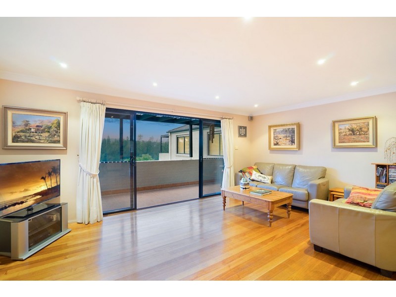 31 Robert Holl Drive, Ourimbah NSW 2258