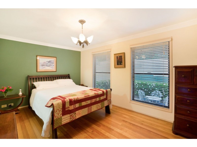 31 Robert Holl Drive, Ourimbah NSW 2258