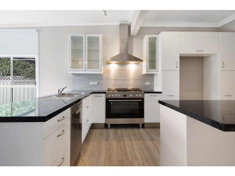 7 Cambridge Circle, Ourimbah NSW 2258