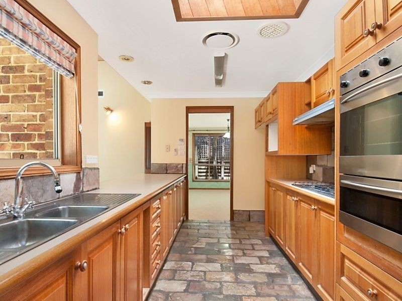 11 Pemberton Blvde, Lisarow NSW 2250