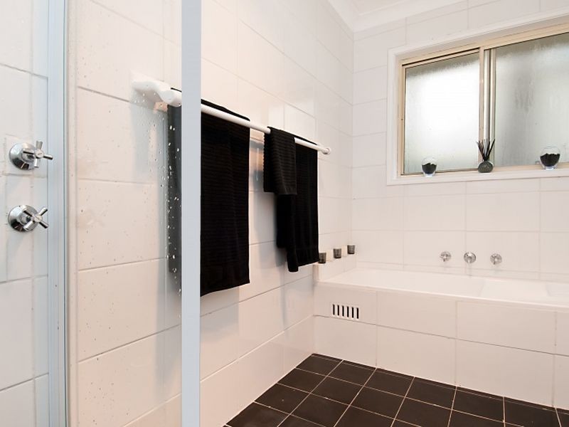 2/18 Robert Holl Drive, Ourimbah NSW 2258