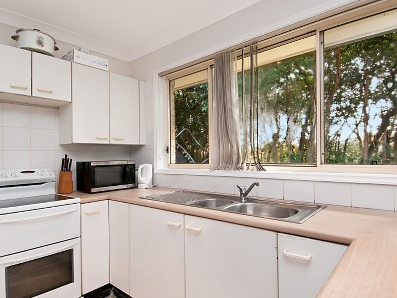 2/18 Robert Holl Drive, Ourimbah NSW 2258