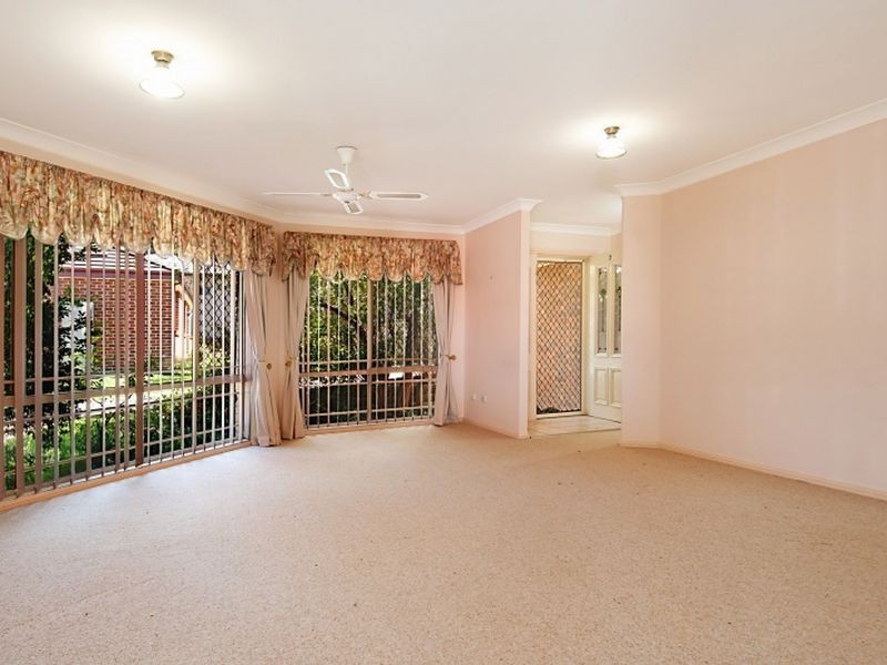 2/5 Small Street, Wyoming NSW 2250