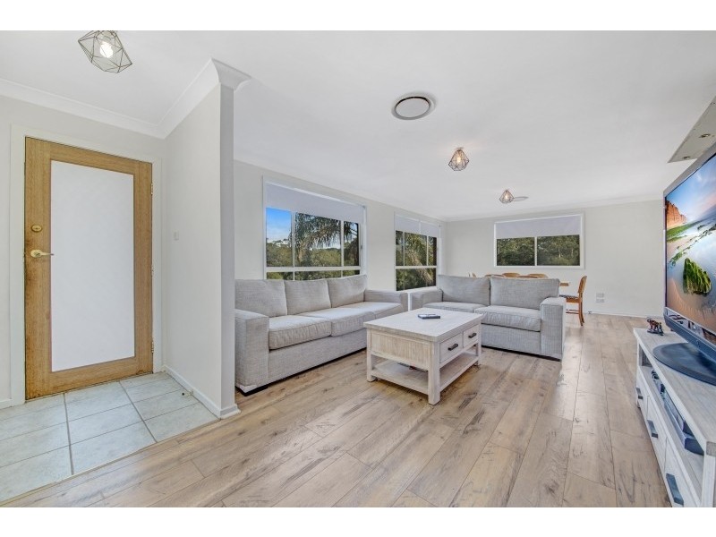 21 Pineridge Close, Lisarow NSW 2250