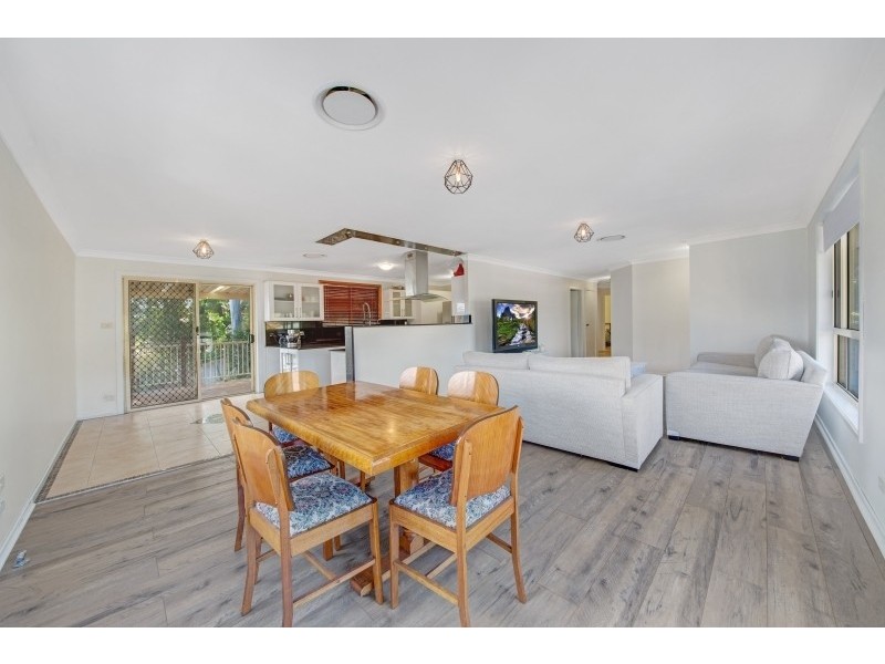 21 Pineridge Close, Lisarow NSW 2250