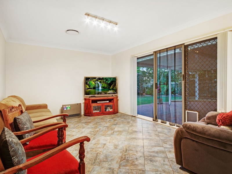 10 Brie Close, Lisarow NSW 2250