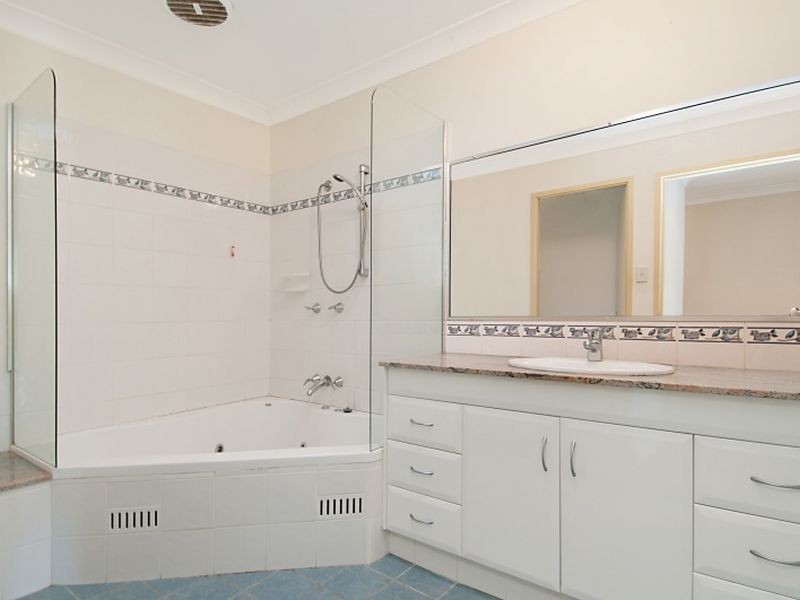 40 Cambourn Drive, Lisarow NSW 2250