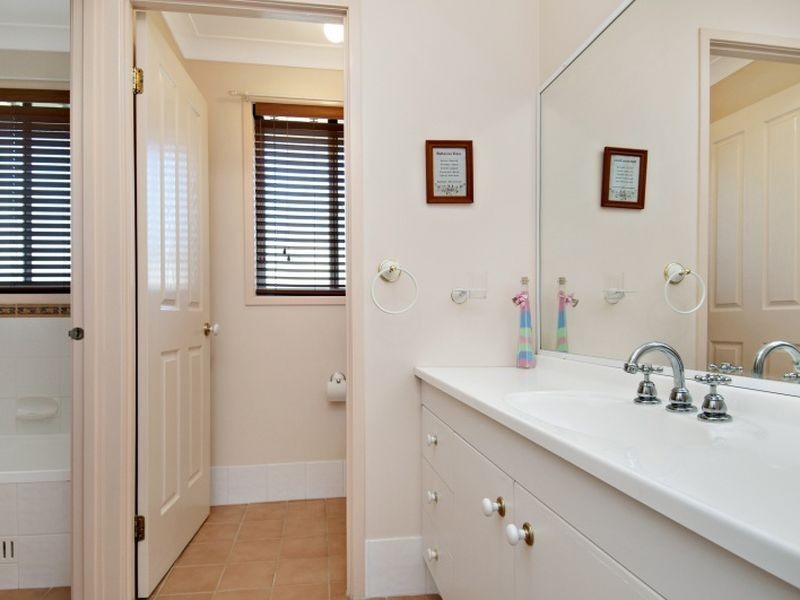 6 Leafleigh Close, Lisarow NSW 2250