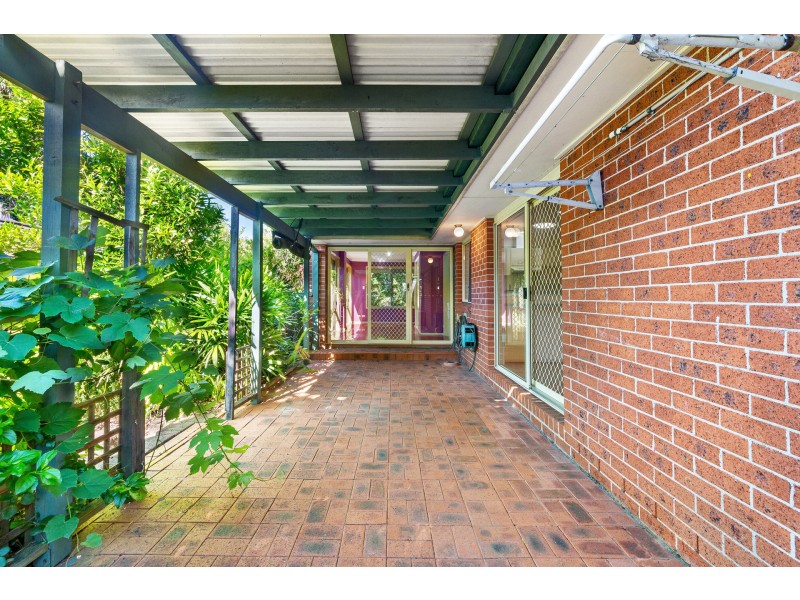 1 Hollydeen Close, Narara NSW 2250