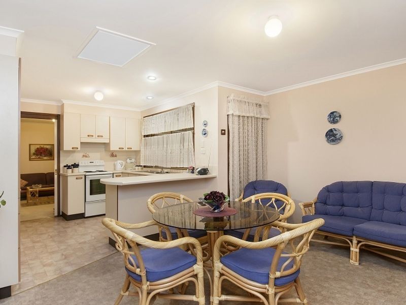 11 Ashburn Close, Lisarow NSW 2250