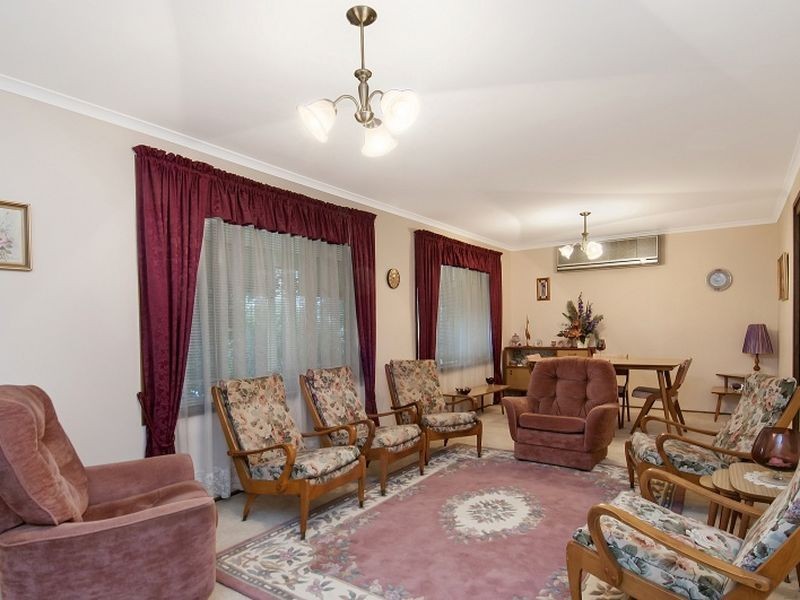 11 Ashburn Close, Lisarow NSW 2250