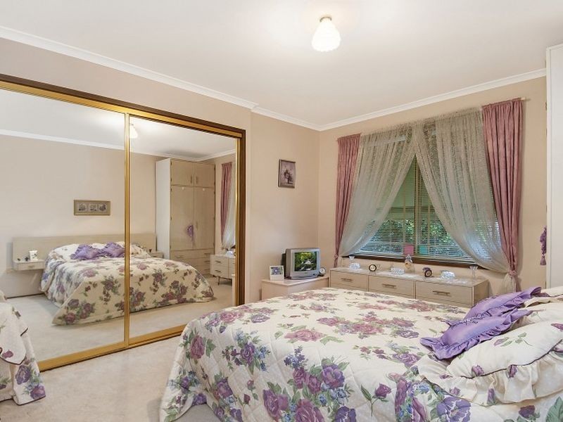 11 Ashburn Close, Lisarow NSW 2250