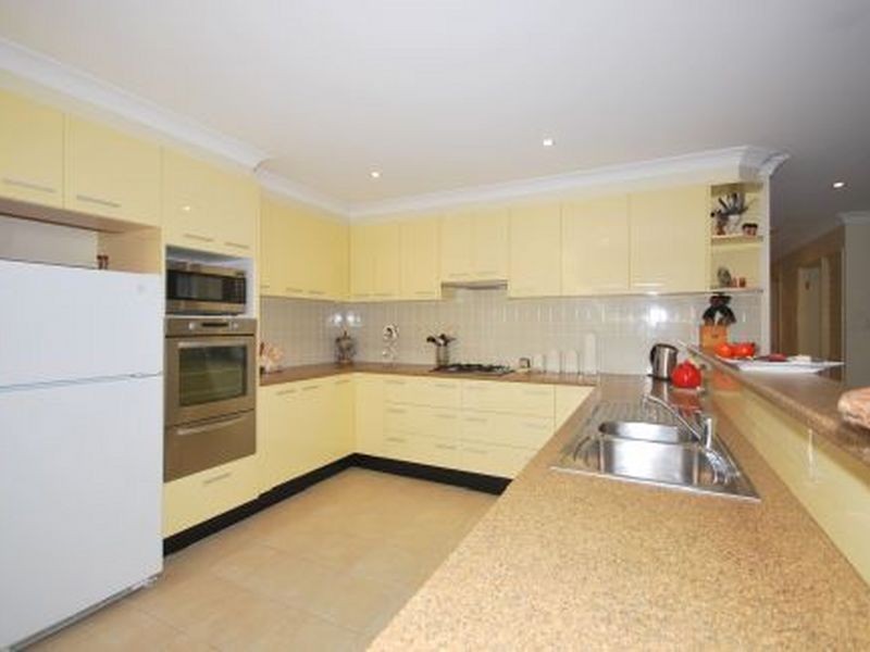 42 Pineridge Close, Lisarow NSW 2250