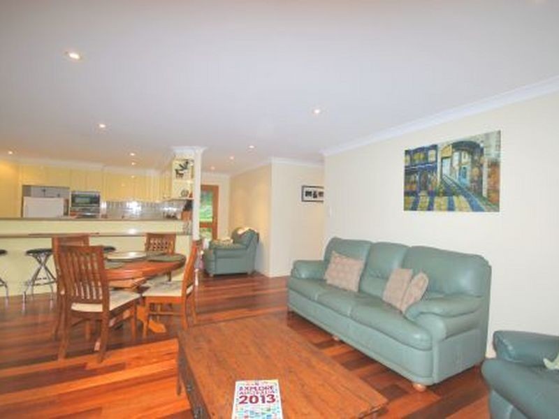 42 Pineridge Close, Lisarow NSW 2250