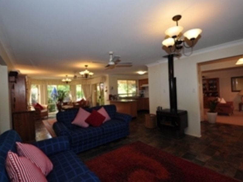 72 Cambourn Drive, Lisarow NSW 2250