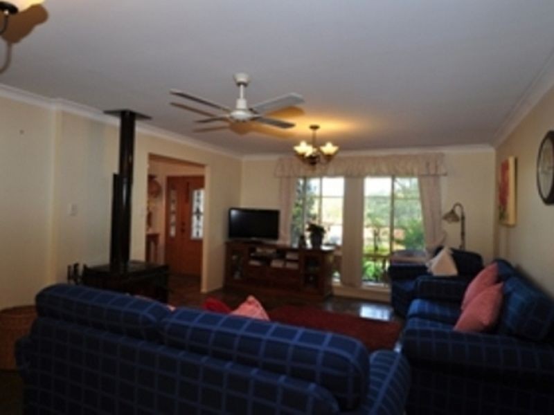 72 Cambourn Drive, Lisarow NSW 2250