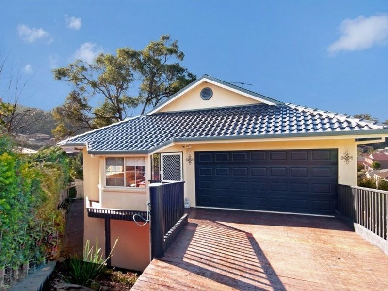 3 Stewart Brougham Close, Lisarow NSW 2250