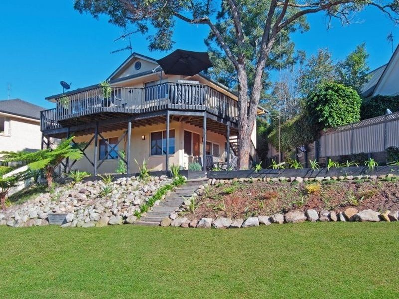 3 Stewart Brougham Close, Lisarow NSW 2250