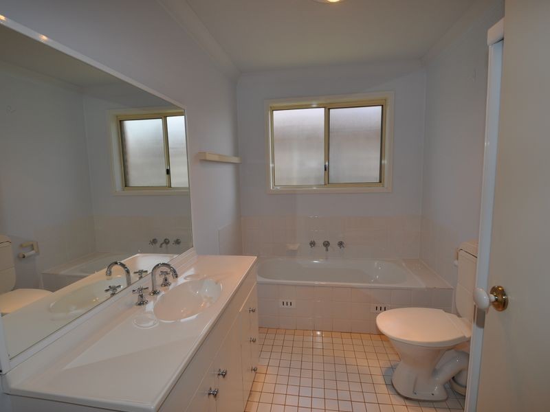 2/65 Shirley Street, Ourimbah NSW 2258