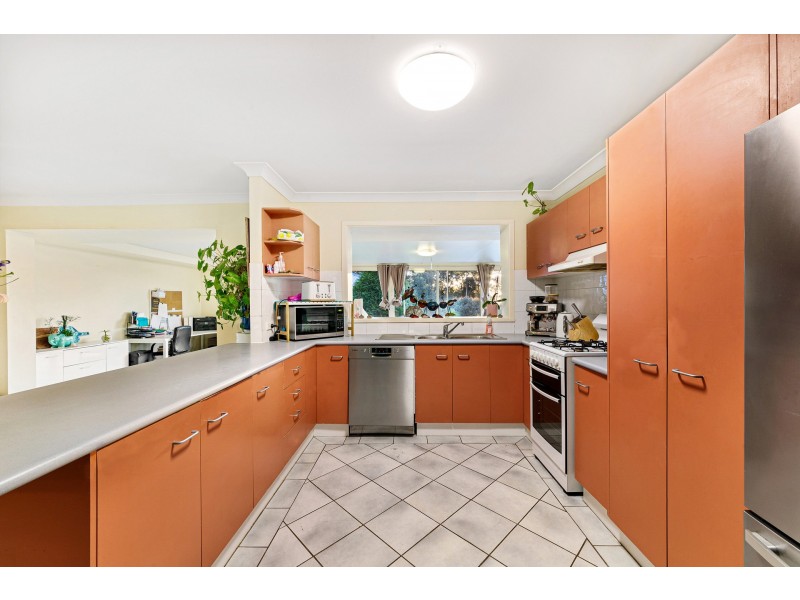 6 Ashburn Close, Lisarow NSW 2250