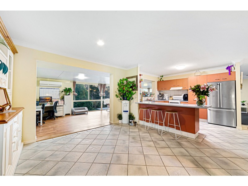 6 Ashburn Close, Lisarow NSW 2250