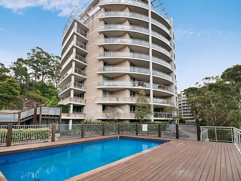 211/80 John Whiteway Drive, Gosford NSW 2250
